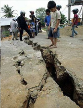  Gempa 7,3 Skala Richter Munguncang Tasikmalaya | Khamardos's Blog