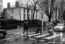 http://i655.photobucket.com/albums/uu273/aphrodite_doe/Abbey-Road-1.jpg?t=1266502720