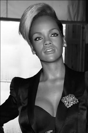http://i655.photobucket.com/albums/uu273/aphrodite_doe/Rihanna-6.jpg?t=1283365334