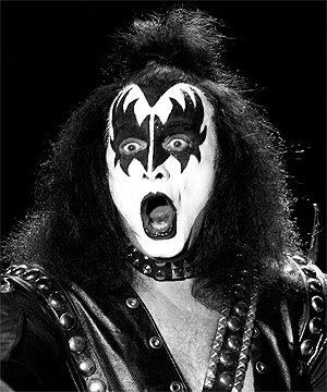 http://i655.photobucket.com/albums/uu273/aphrodite_doe/gene-simmons.jpg?t=1277117043