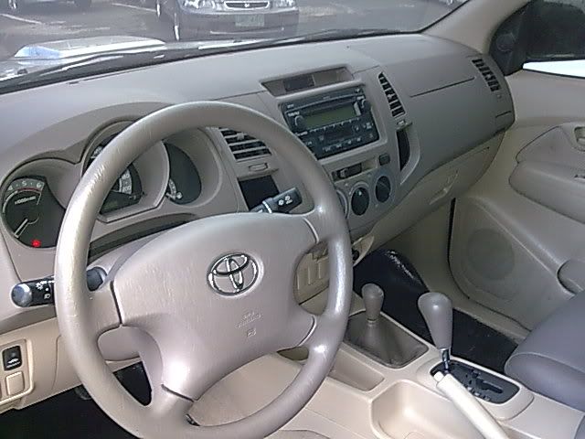 copied from http://www.sulit.com.ph/index.php/view+classifieds/id/1625111/2005+TOYOTA+HILUX+4X4+A/T+DIESEL+LOW+MILEAGE++RUSH+SALE